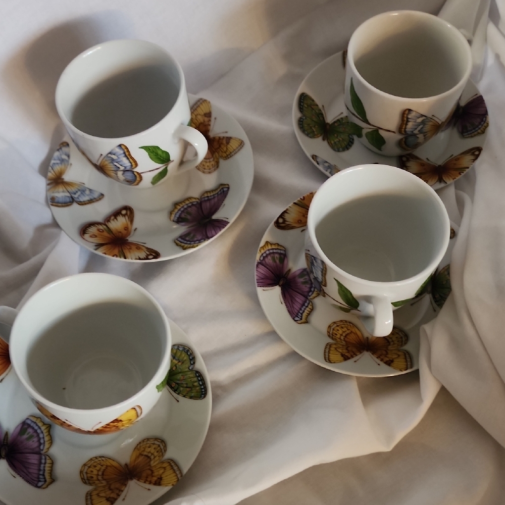 Neiman Marcus Multicolor Butterfly Tea Cup Set